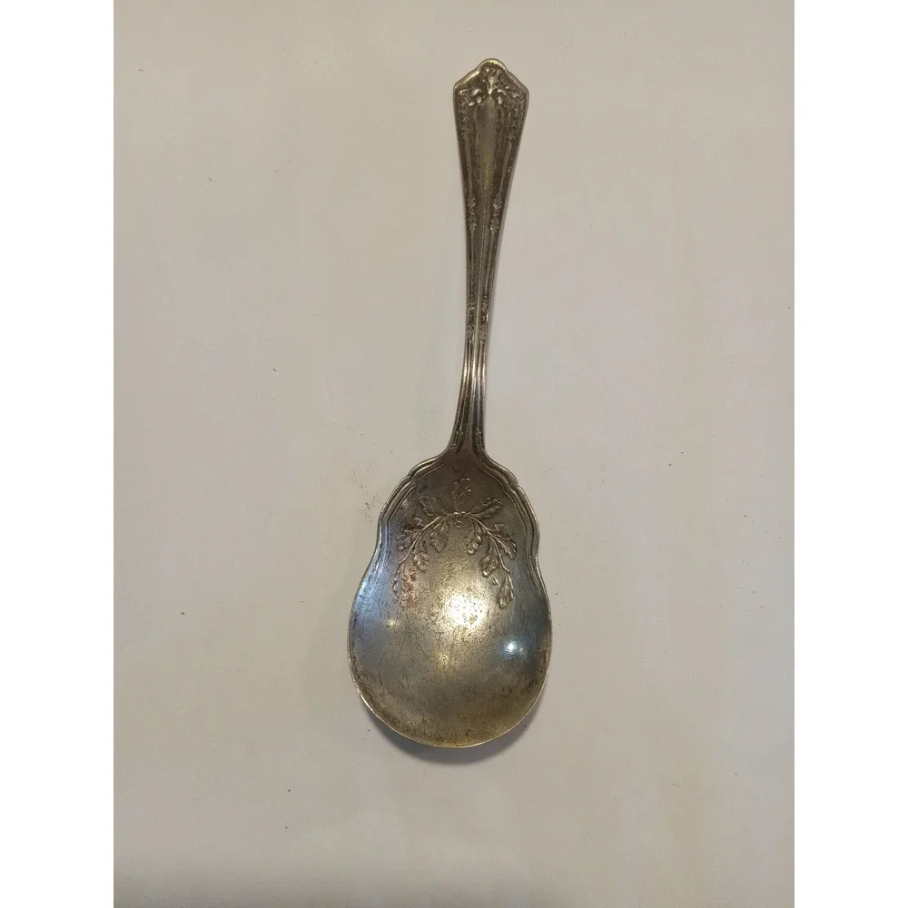 Wm Rogers & Son 1913 Arbutus Silverplate Sugar Shell Spoon Scalloped Floral AA